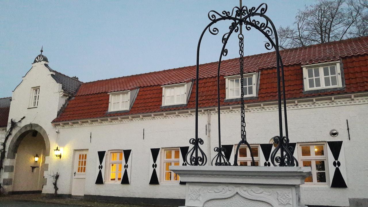 Kasteel Aldenghoor Bed & Breakfast Haelen Dış mekan fotoğraf